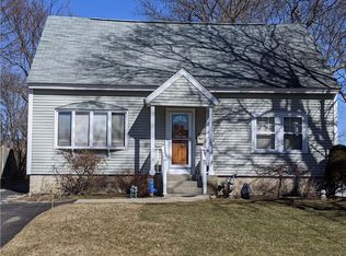 37 Crest Ave, Warwick, RI 02886