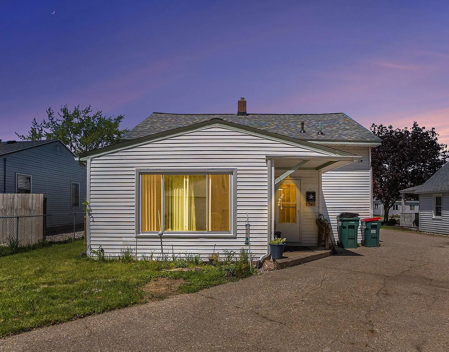 2247 Hughes Ave photo 1