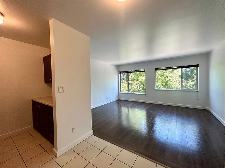 Bayview Apartments — Photo 15