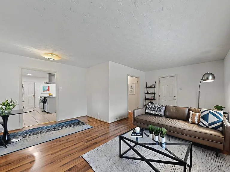 7305 Lehigh Dr — Photo 5