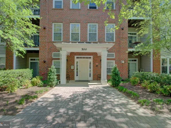 500 King Farm Blvd APT 305, Rockville, MD 20850