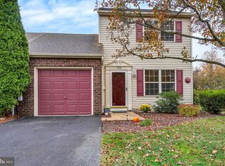 1729 Weeping Willow Ln, Dover, PA 17315