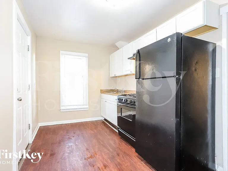 2901 Ezekiel Ave — Photo 5