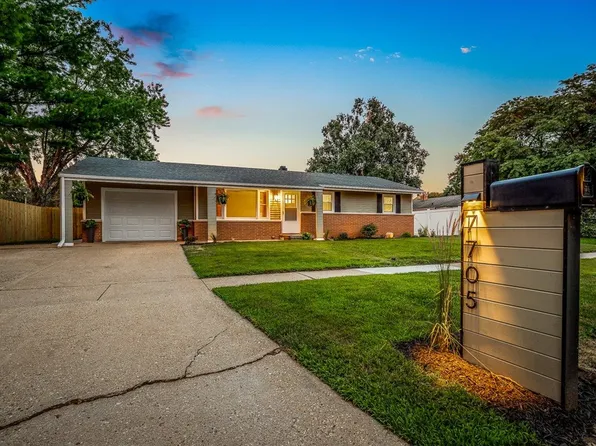 7705 Eastmont Ave, Loves Park, IL 61111