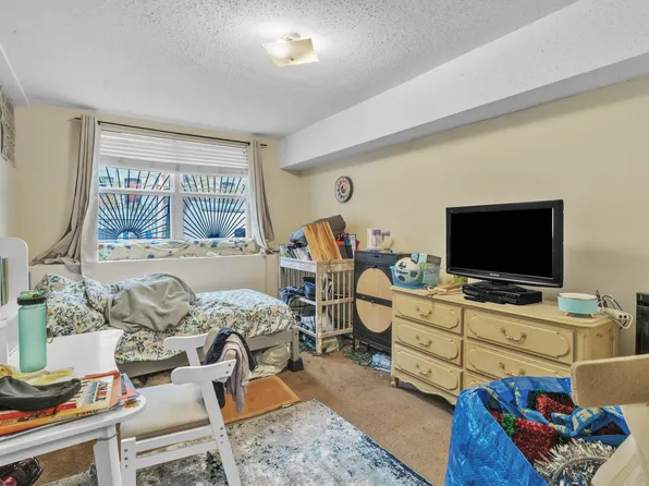 221 Macdougal Street image 12 of 18