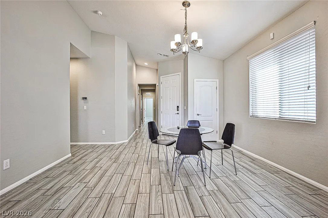 3 bed, 2.0 bath, 1672 sqft, $2,150 — Photo 2