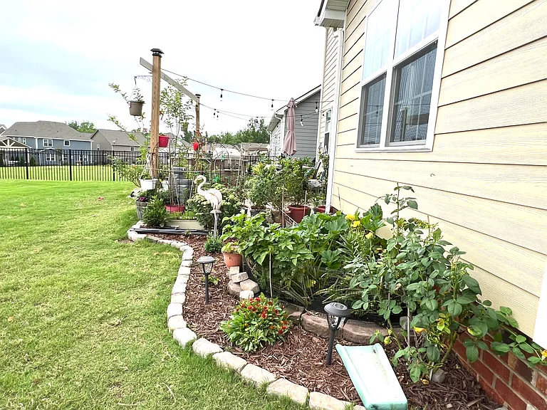 1031 Winnett Dr — Photo 46