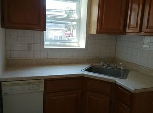 5615 60th St #2, Maspeth, NY 11378