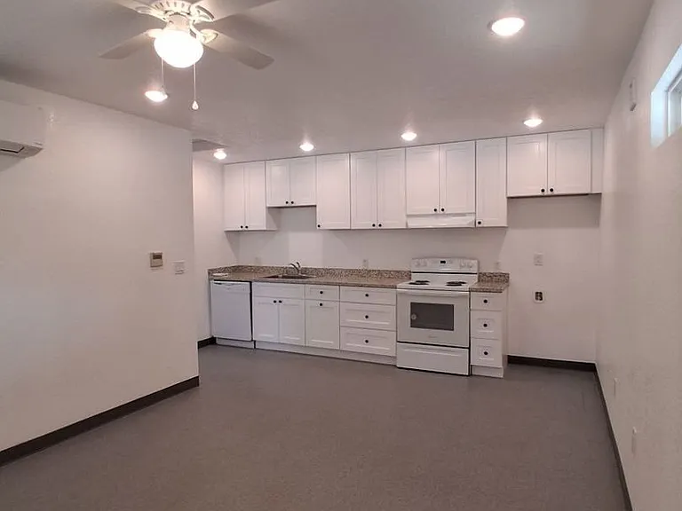 4864 E. University Ave — Photo 3