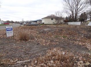 429 22nd St SW, Minot, ND 58701