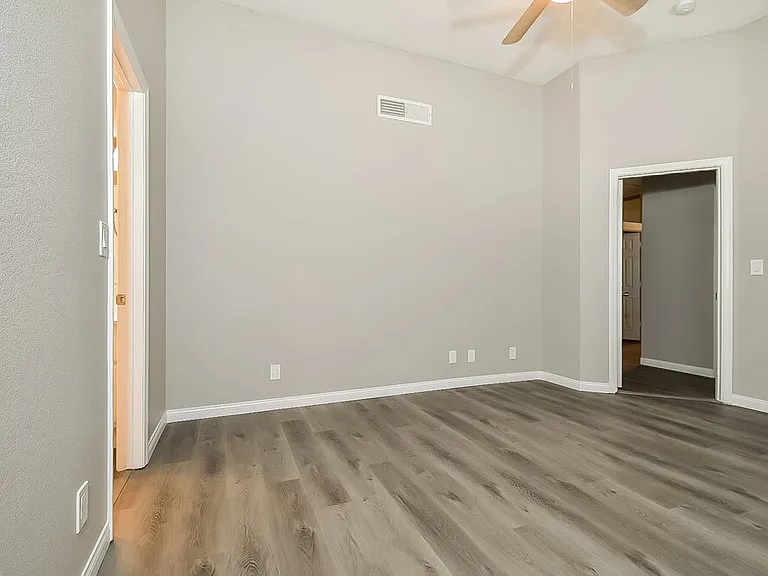 3316 Sturbridge Cir — Photo 10
