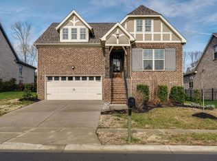 8045 Warren Dr, Nolensville, TN 37135