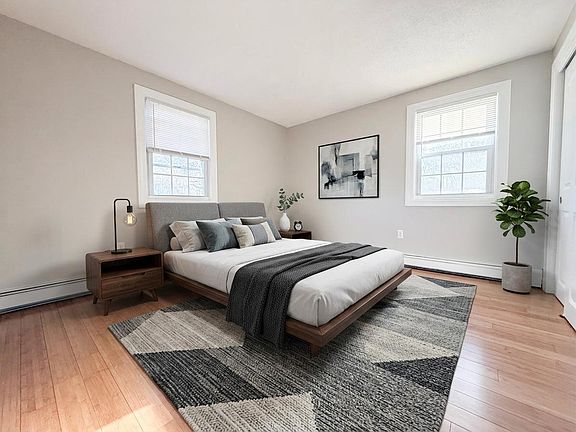 2nd image of 31 Stonehenge Rd APT 3
