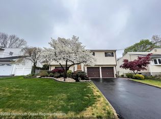 74 Roosevelt Ave, Colonia, NJ