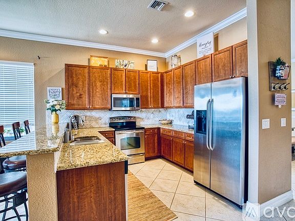 3rd image of 10452 Carolina Willow Dr