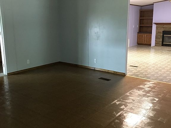 5th image of 180 Norman St