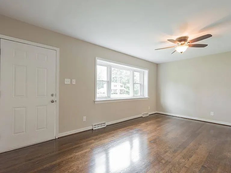 9114 Prestondale Ave — Photo 6