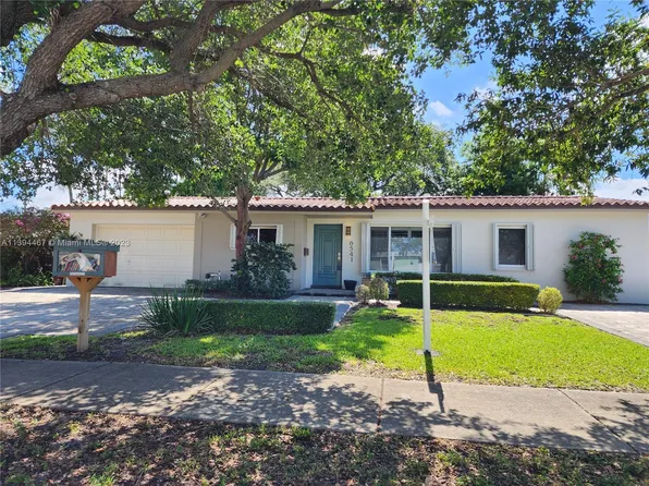 6541 W 14th Ave, Hialeah, FL 33012