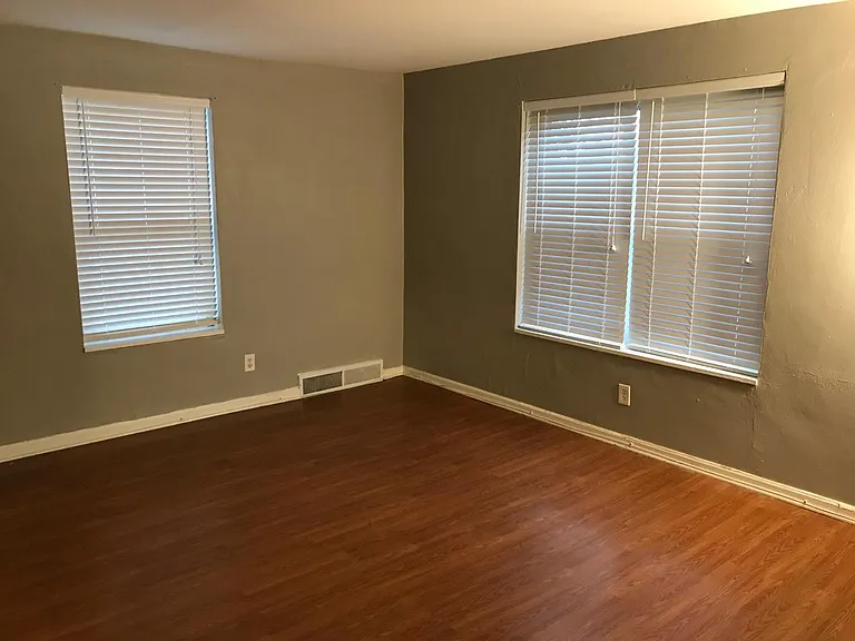 6958 Chippewa St #2W — Photo 8