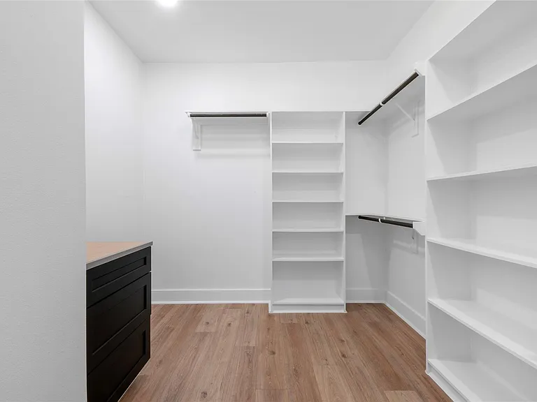 1113 Danube St — Photo 15