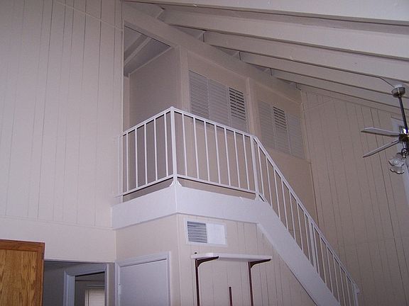 4th image of 949 Dawnview Dr