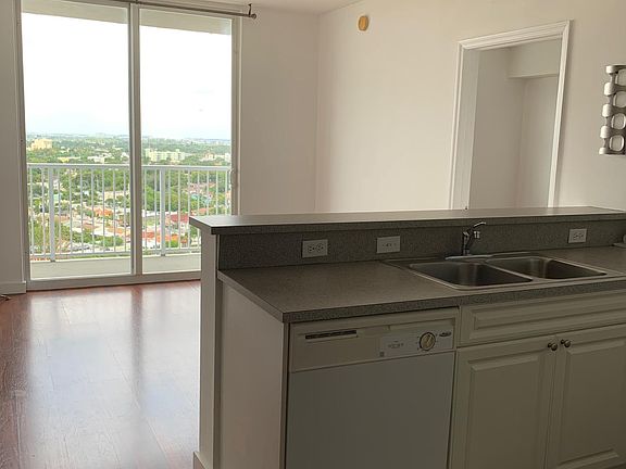 3rd image of 1 Glen Royal Pkwy APT 1511