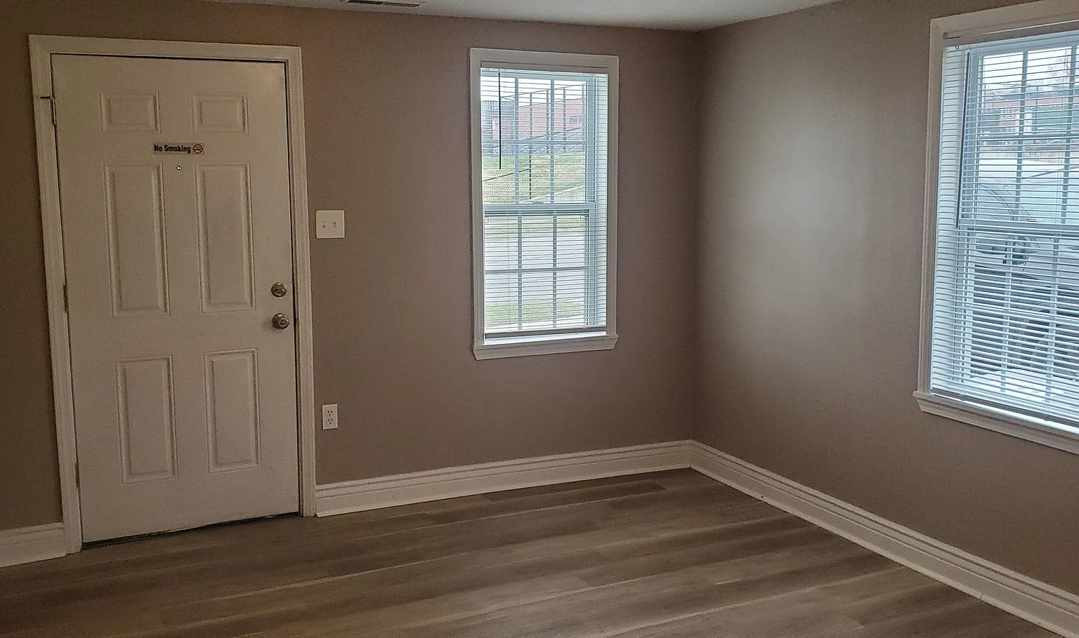 910 N 7th St — Photo 3