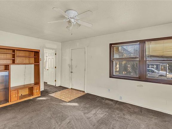 5th image of 700 S Hawthorne Ave