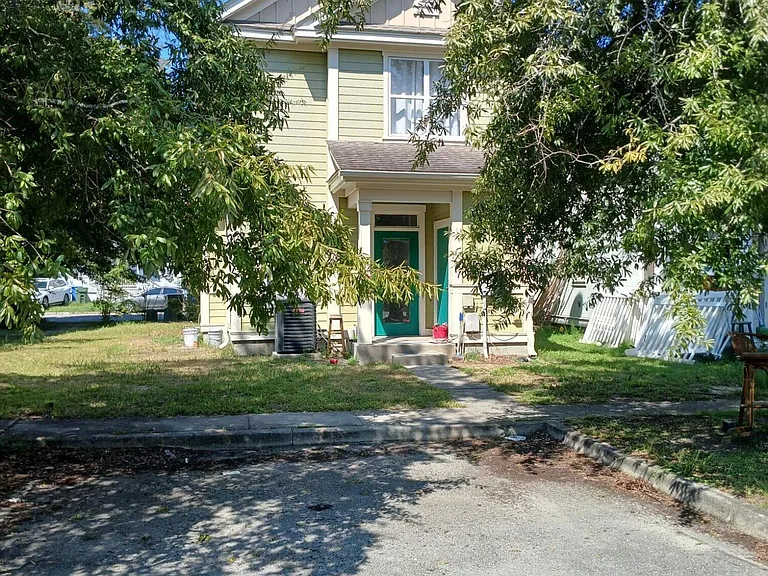 933 S 8th St — Photo 18