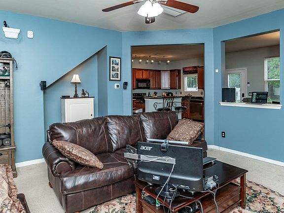 4th image of 48 Cedar Creek Circle