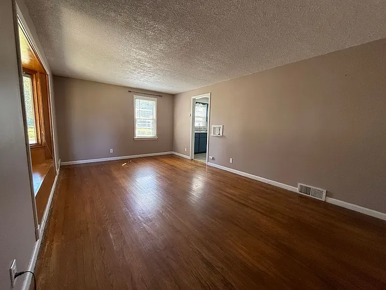 3703 W Rockwell Ave — Photo 11