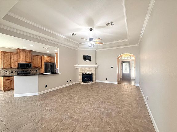 4th image of 228 Passendale Ln