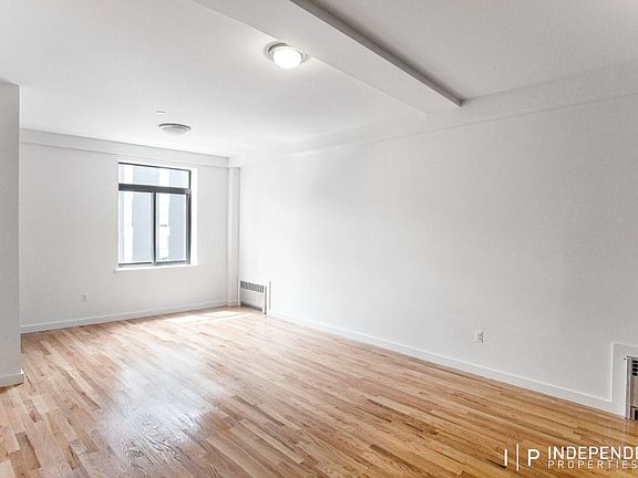 4th image of 502 Leonard St APT 3R