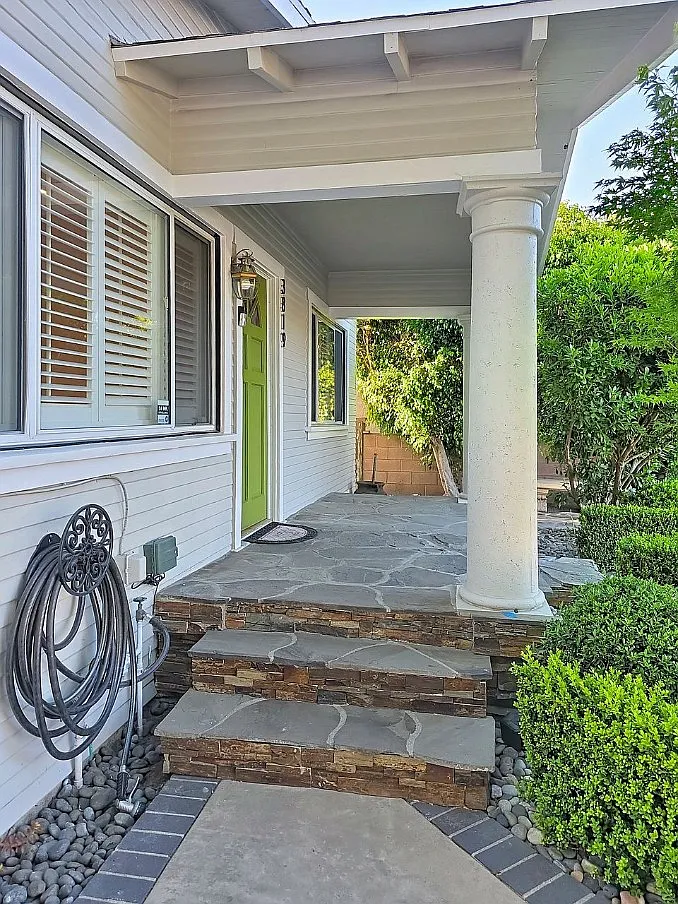 3 bed, 950 sqft, $3,595 — Photo 4