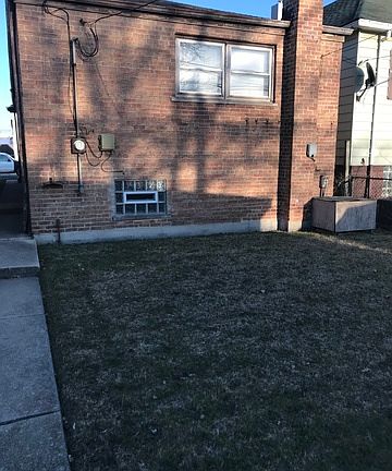 3rd image of 10408 S Hoxie Ave