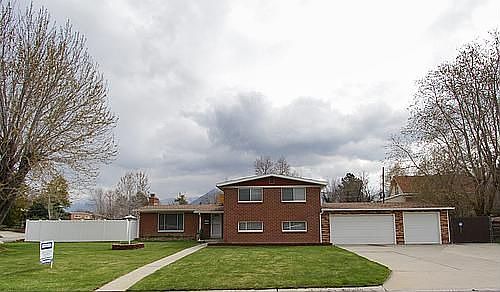 1st image of 6053 S Lakeside Dr