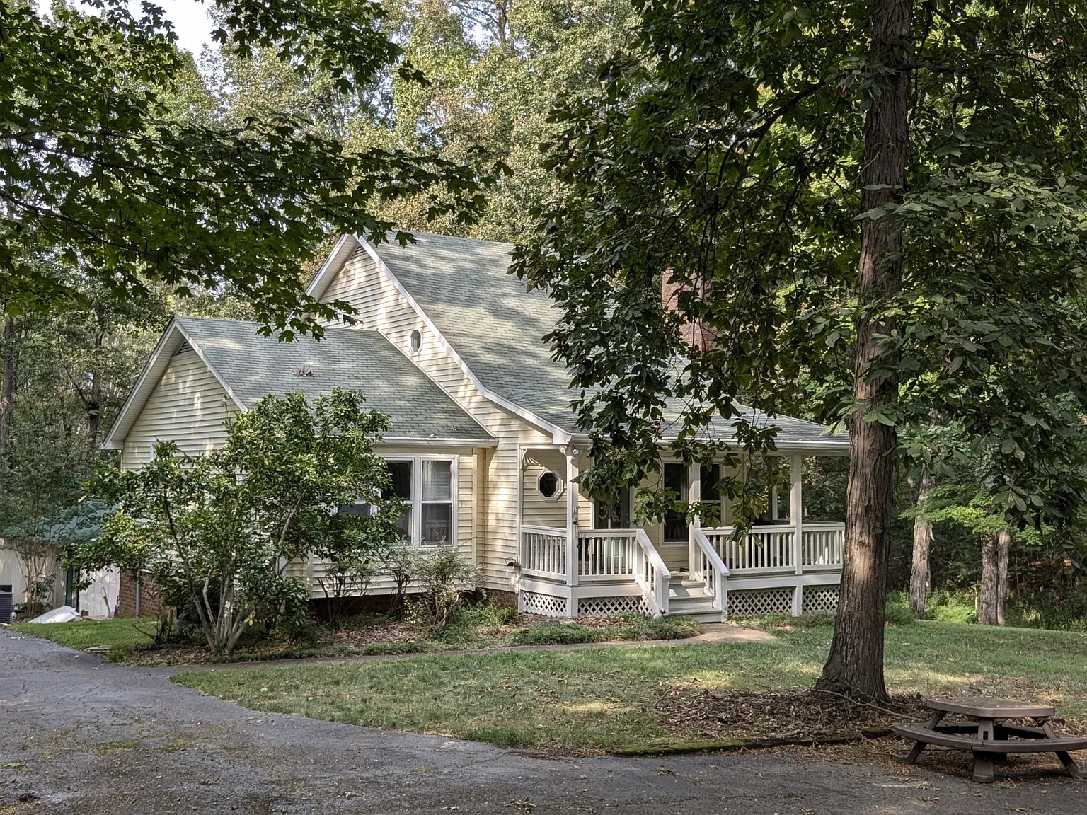 2 bed, 1650 sqft, $2,700 — Photo 3