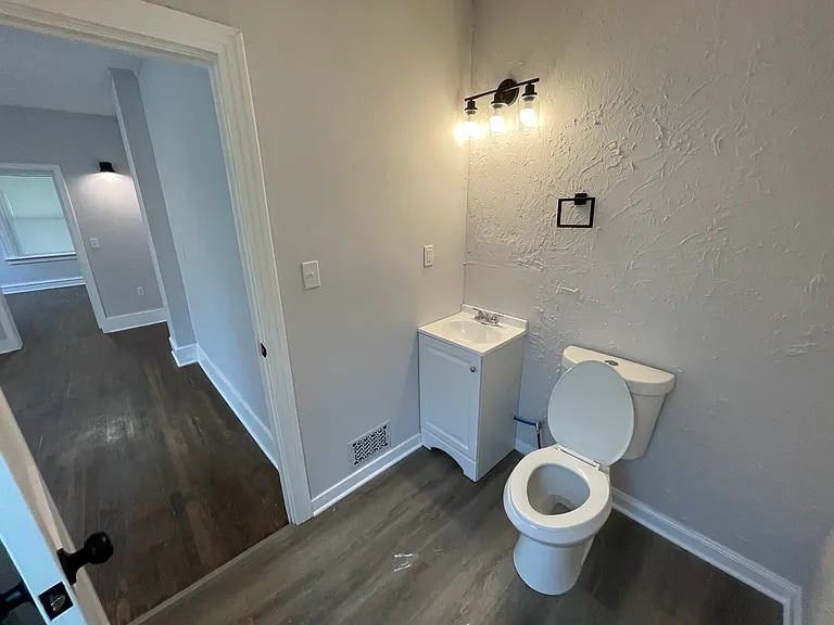 119 Hardesty Ave — Photo 16