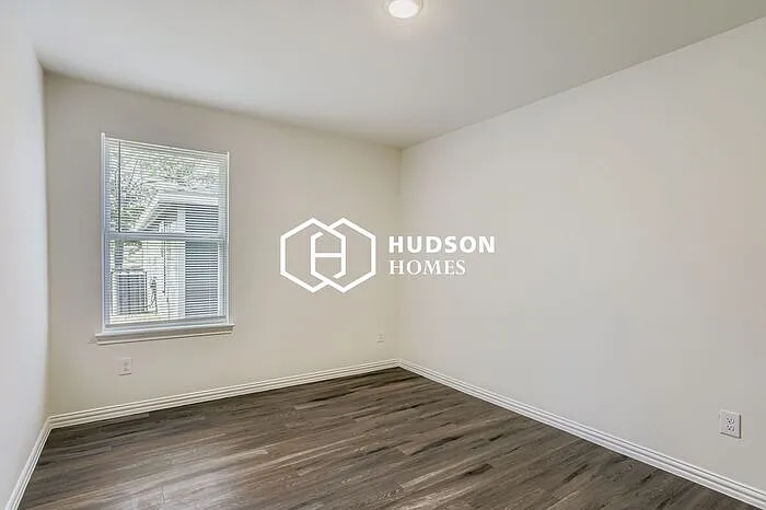 8350 Tidwell Rd #B — Photo 9