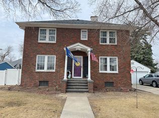 1017 16th St, Aurora, NE 68818