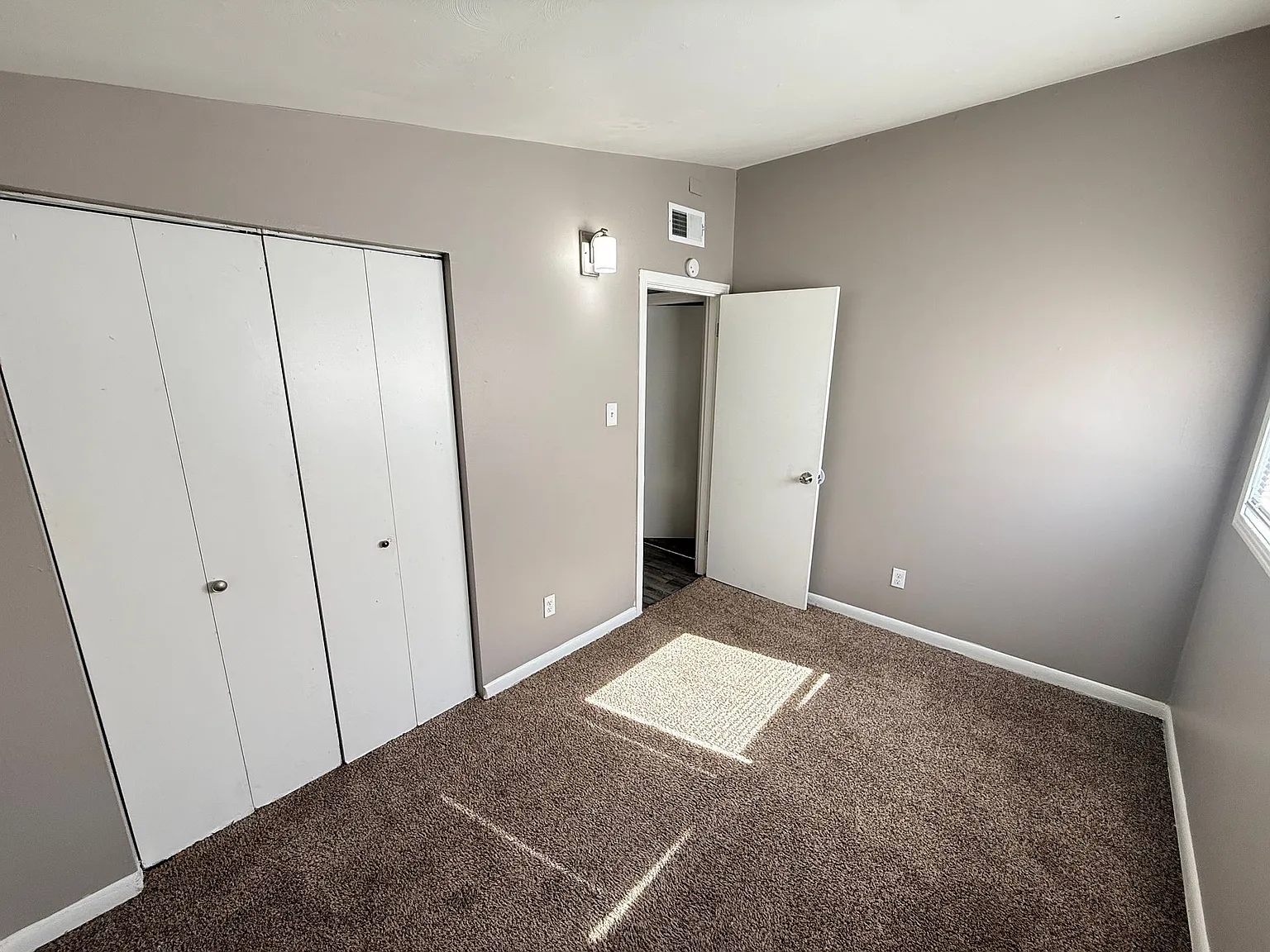 593 Bonwood Avenue — Photo 3