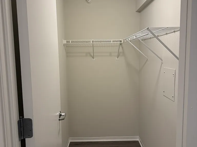 544 N State St — Photo 9