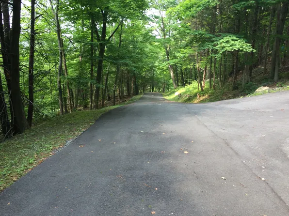 31 Lakeshore Dr E, Sussex, NJ 07422