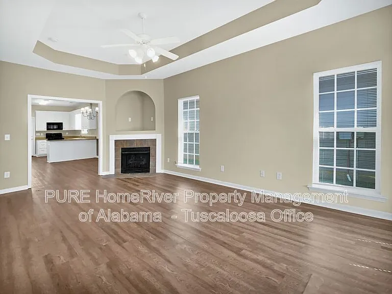 9750 Moonlight Dr — Photo 2