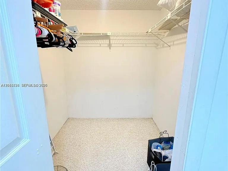 240 Lakeview Dr #212 — Photo 10