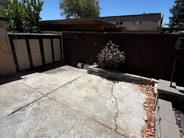 Oliver Dr — Photo 14