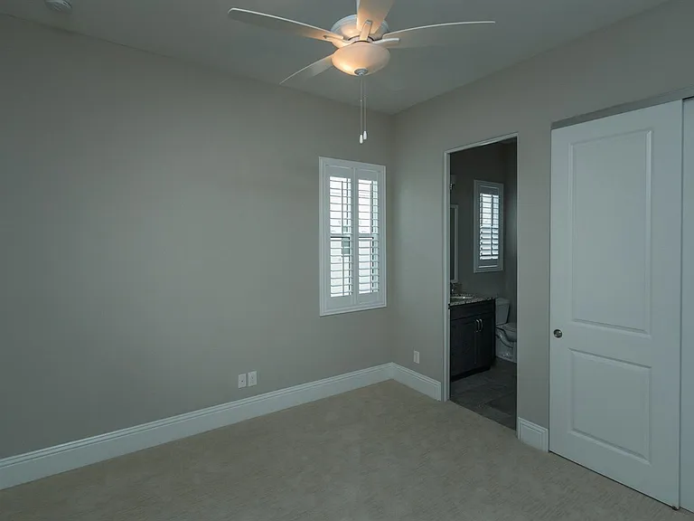 665 E Jackson St — Photo 19