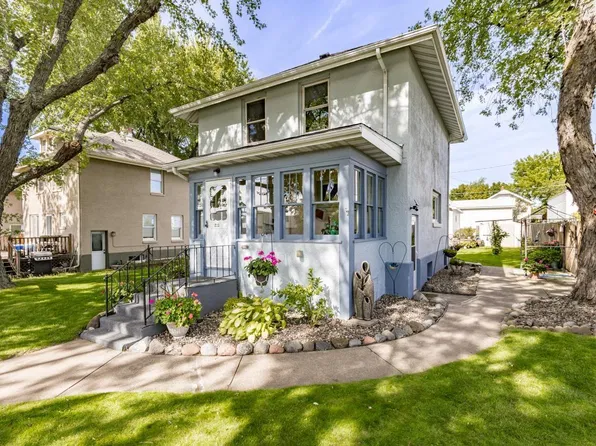 211 4th St, Proctor, MN 55810