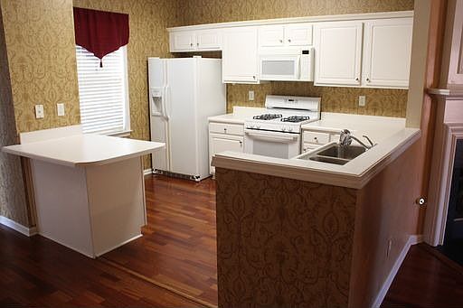 5th image of 5102 Manerdale Dr SE #1
