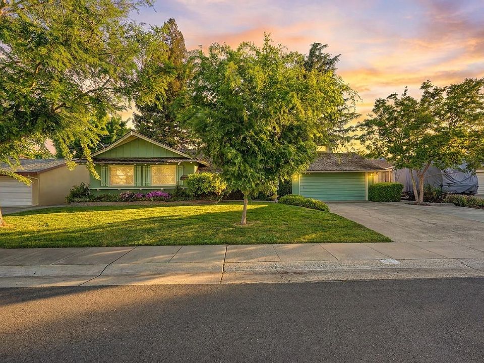 1st image of 8921 Rosewood Dr